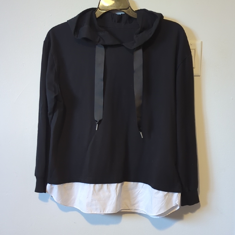 Black and White Women's Hoodie Top